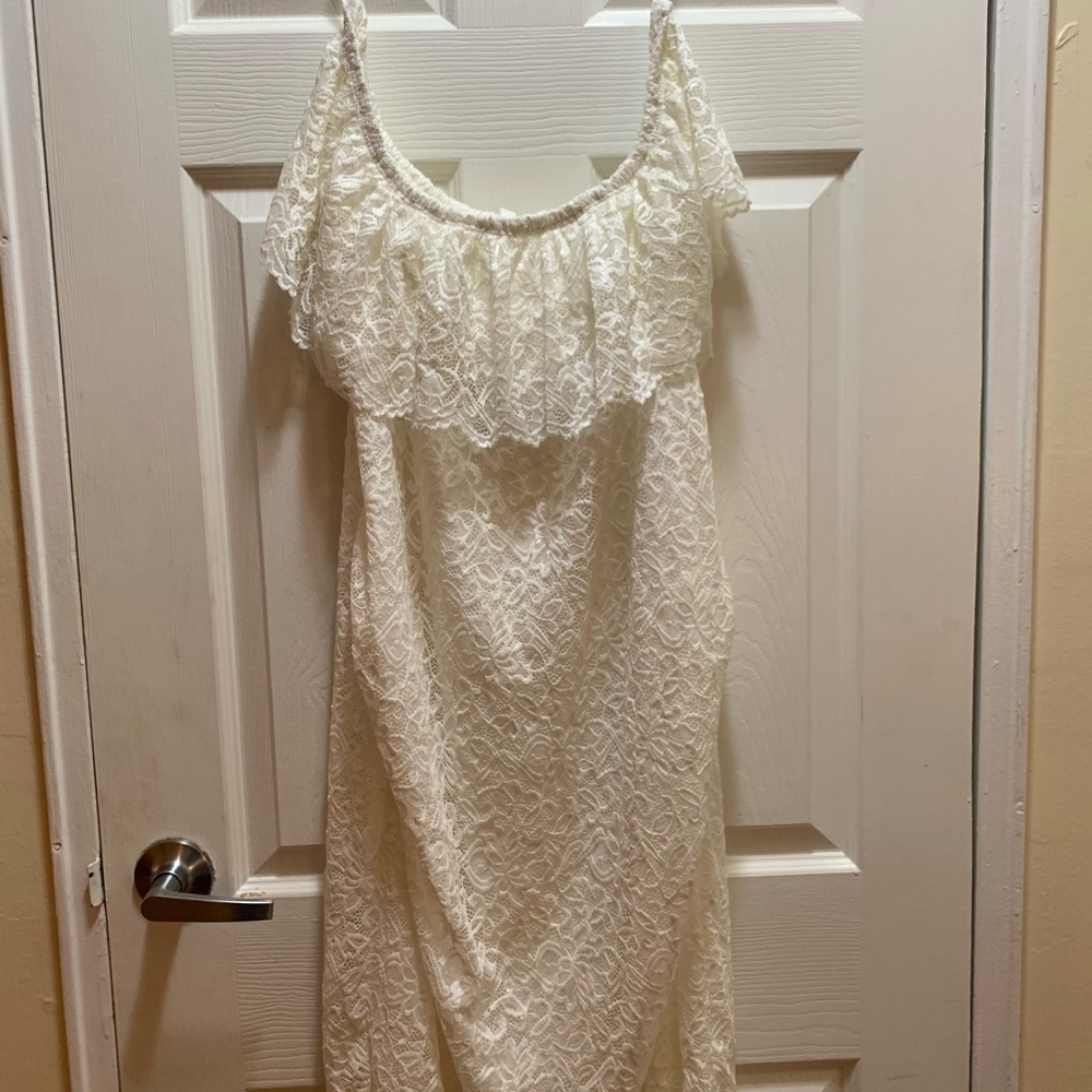 NEW ⭐️ White off shoulder maternity dress